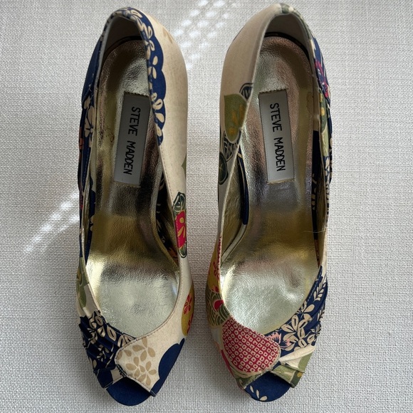 Steve Madden Richhi floral print peep-toe heels | Blue, Cream, Red | Size 8 - Picture 9 of 15